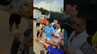 Встретил Агуэро😳