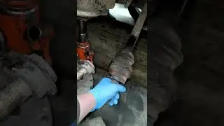 BMW X5 E70 🔧 полезли к приводам которые уже стучали ну и подвеска в довесок 🔧 вылечили ручник🔧