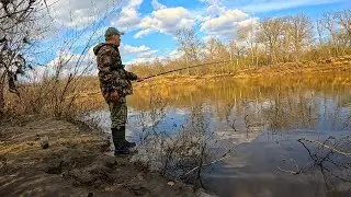 13 апреля Первая рыбалка на поплавок на речке  в этом сезоне !