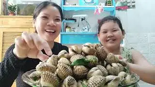 Bảo Ngọc với món Sò Huyết Bơ Tỏi Mẹ Làm