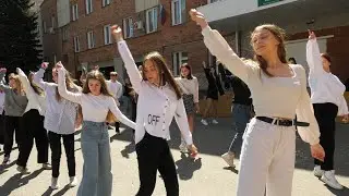 Выпускники школ готовятся к последнему звонку