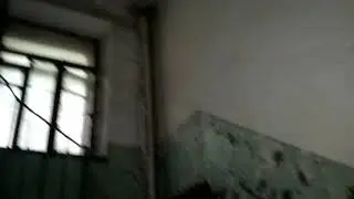 Обшарпанная парадная в центре Питера