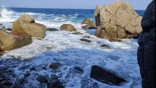 礁石和海浪2