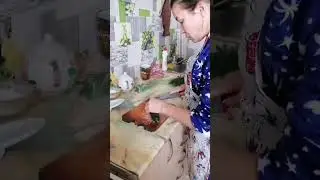 БЕЗУМНЫЙ ПАША. ИРИШКА ЧИКИ ПИКИ ГОТОВИТ БОМБОВУЮ ОКРОШКУ. ПРИЕЗЖАЙТЕ В ГОСТИ. ПОЛЯНУ НАКРОЕМ БРАТВА.
