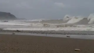 Весенний шторм на Чёрном море