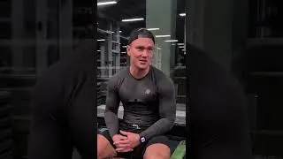 Как правильно приседать ?