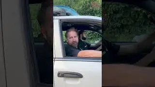Когда полиция останавливается рядом с твоей машиной