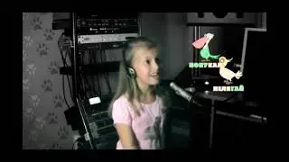 Вот кто озвучивает Машу