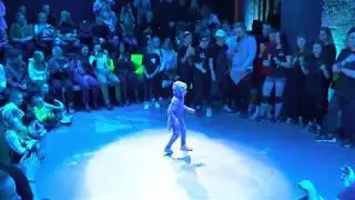 Five Year Old Girl Dancing Shuffle 🔥 Very Cool!