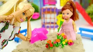 Барби и Штеффи в парке - ШТЕФФИ СОРВАЛА ЦВЕТЫ. Видео куклы для девочек