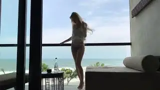 KL aesthetics Drying my hair on the balcony in Bali Сушу волосы на балконе на Бали