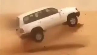 أخطر انواع التفحيص شاهد السيارات كيف تمشي على عجلتين 😦