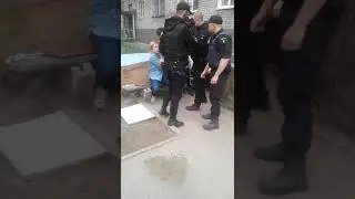 Бухое быдло и адекватные полицейские