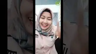 tante hijab cantik pake kemeja 