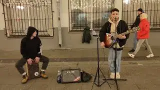 Ну Очень Очень популярную песню спел 