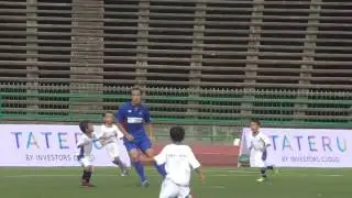 本田圭佑選手カンボジアサッカースクール