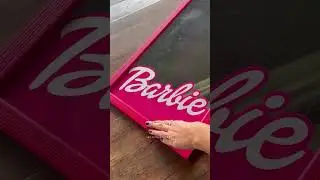 MÉTETE A TU CAJA DE BARBIE 