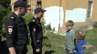 Полицейские спасли из огня семью с двумя малышами в Подольске