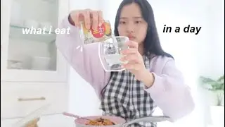 what i eat in a day & cooking simple meals for myself