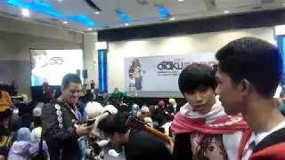 Kizuna Ai Cosplayer sings 