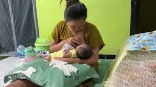 Mama muda cantik gemoy menyusui bayi usia 20 hari