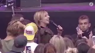 MØ