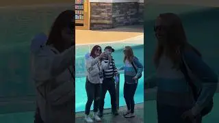 Tom the mime getting distracted