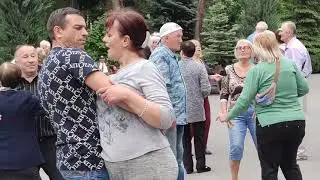 Луна 🌙 Луна 🌒 Танцы 🕺🕺 в парке Горького Май 2021 Харьков