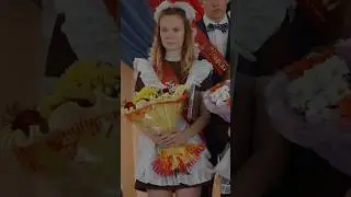 👩‍🎓💐😭
