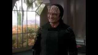 Garak and Dr. Bashir arrive at the Tozhat Resettlement Center