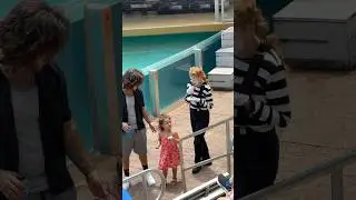 She wants some ice cream! | Pauli the mime