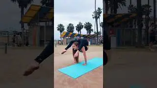 Extreme Handstand 