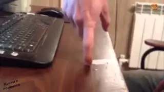 Лезгинка пальцами на столе