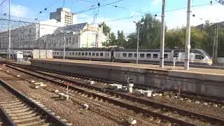ЭП2Д отправляется с Курского Вокзала.