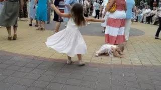 Танцуют все. Солигорск,Беларусь,Everybody is dancing. Soligorsk, Belarus,2019.