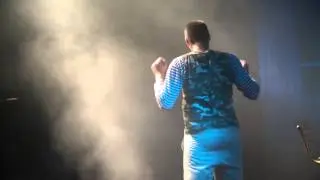 Фоломкин на подтанцовках у Дёрти Монка.