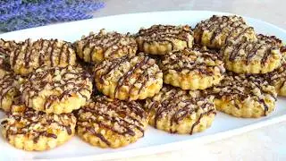 the tastiest cookies you'll ever love. shortbread cookies with nuts and jam