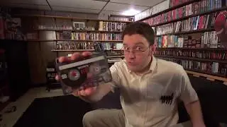 Wanna listen to some tunes? AVGN слушает Poker Face - 
