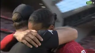 🥺❤️ Jurgen Klopp and Virgil van Dijk in an emotional embrace after the final whistle