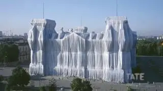 Christo and Jeanne-Claude Wrap Up the Reichstag | Lost Art