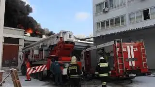 Тушение пожара на территории завода 
