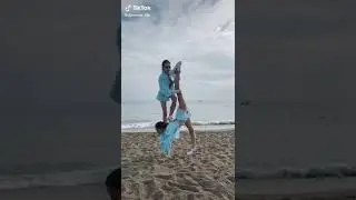 гимнастический номер у моря #Shorts