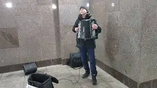 Игорь Тальков - Чистые пруды - виртуозно сыграл на баяне мелодию из песни Антон Уразов 