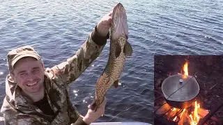 ОКУНЯ-ГОРБАЧИ+ЗУБАСТЫЕ ЩУКИ / СУМАСШЕДШИЙ КЛЕВ НА СЕКРЕТНОМ ОЗЕРЕ С НОЧЛЕГОМ В ИЗБЕ (часть 1)