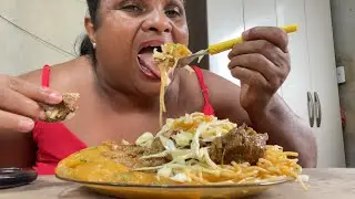 EITA DELÍCIA DE COMIDA NA ROÇA GUIZADO DE CARNE, PIRÃO ,MACARRÃO ,ARROZ SALADA COMIDA BOA vem😱😱