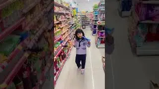 JEMPUT SAMANTHA SEKOLAH 
