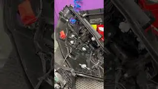BMW F30 рестайлинг - ремонт фары после дтп