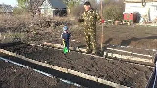 Смешное видео Как посадить ЛУК за 1 МИНУТУ / Есть у нас ОГОРОД