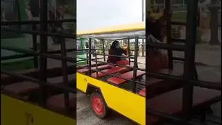 naik odong-odong mabok apa lagi naik bus 