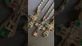Нательные православные кресты из золота с драгоценными камнями